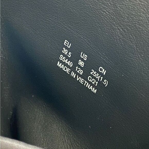 Stuart Weitzman Gillian Suede Over The Knee Boots size 9 - Picture 7 of 9